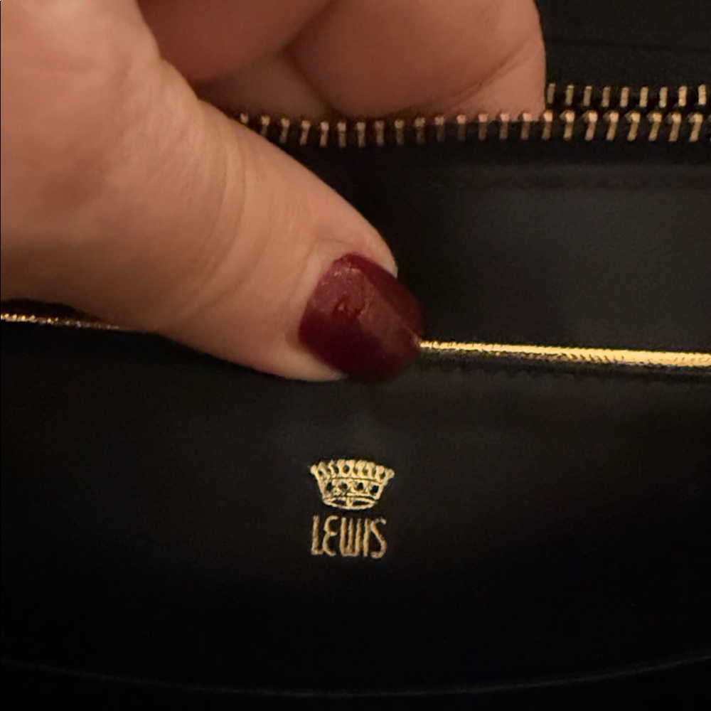 Vintage Lewis Patent Leather purse with Cream Chain - Picture 2 of 5
